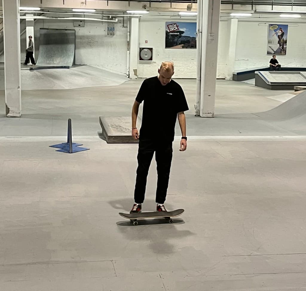Kasper on a skateboard
